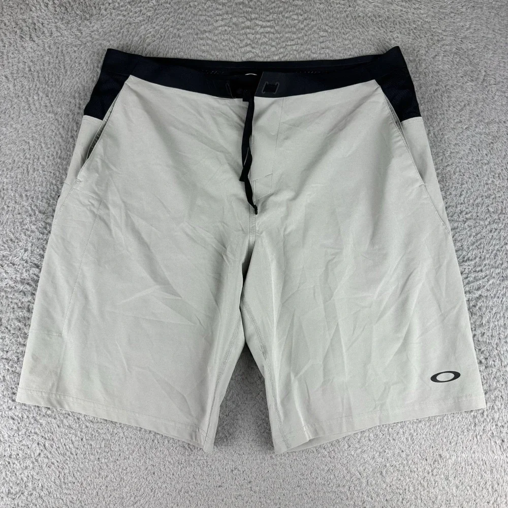 Oakley Board Shorts Gray Stretch Surf Beach Swim Mens 34 Tactical Modern